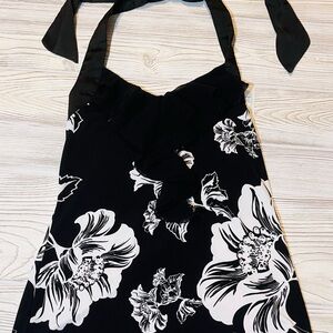 White House Black Market Black and White Top